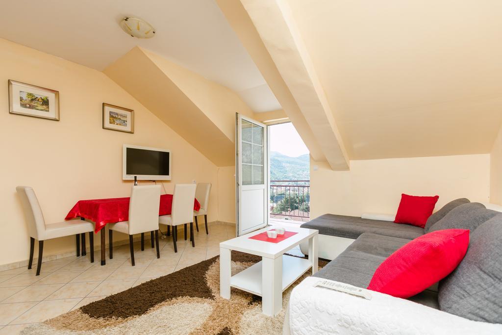 Apartments Feniks コトル エクステリア 写真